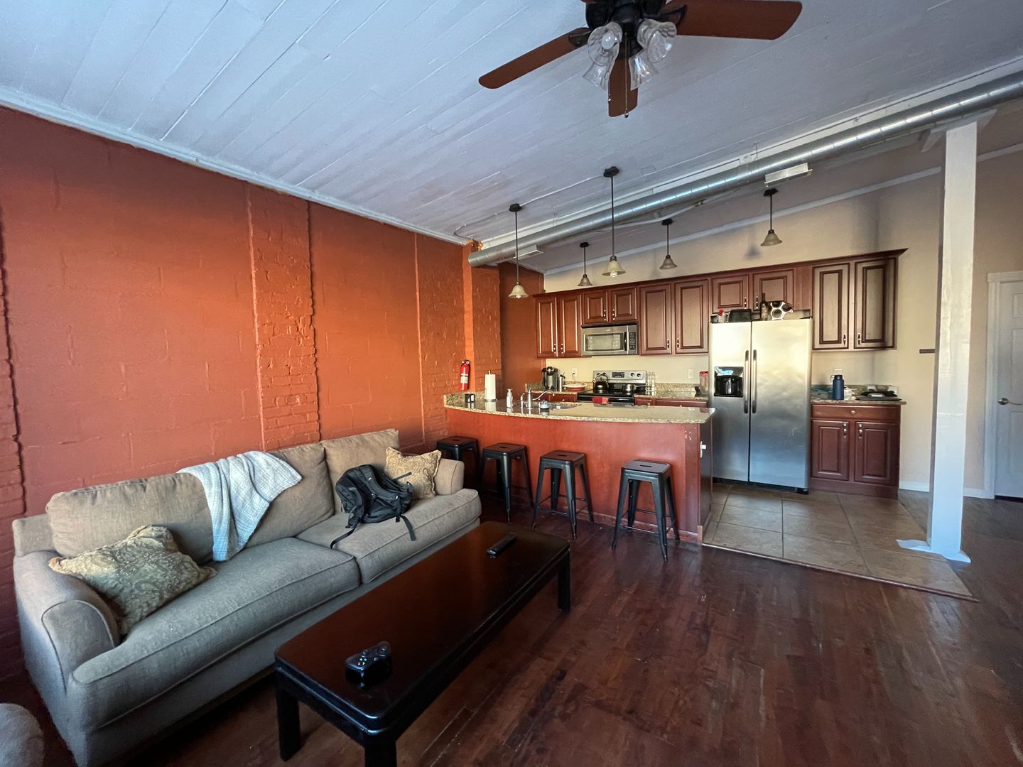 Spacious 2 bed 2 bath industrial style apartment 8 of 12