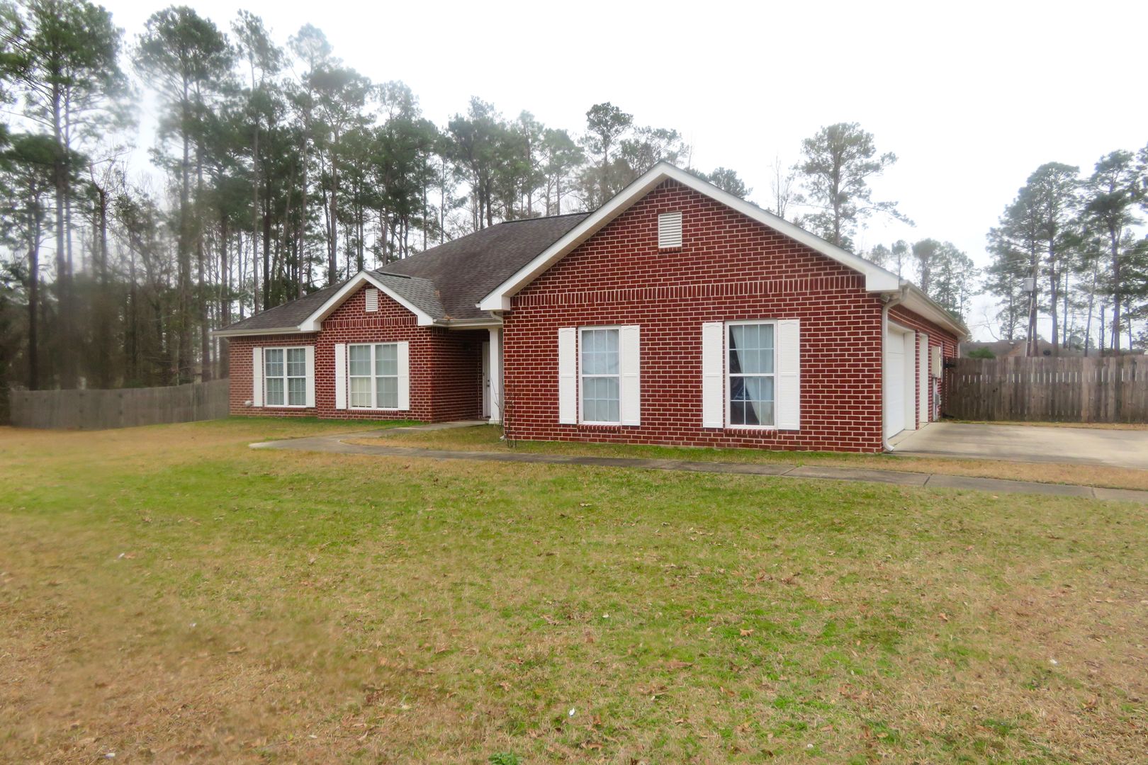 Leesville House: 442 Country Club Road