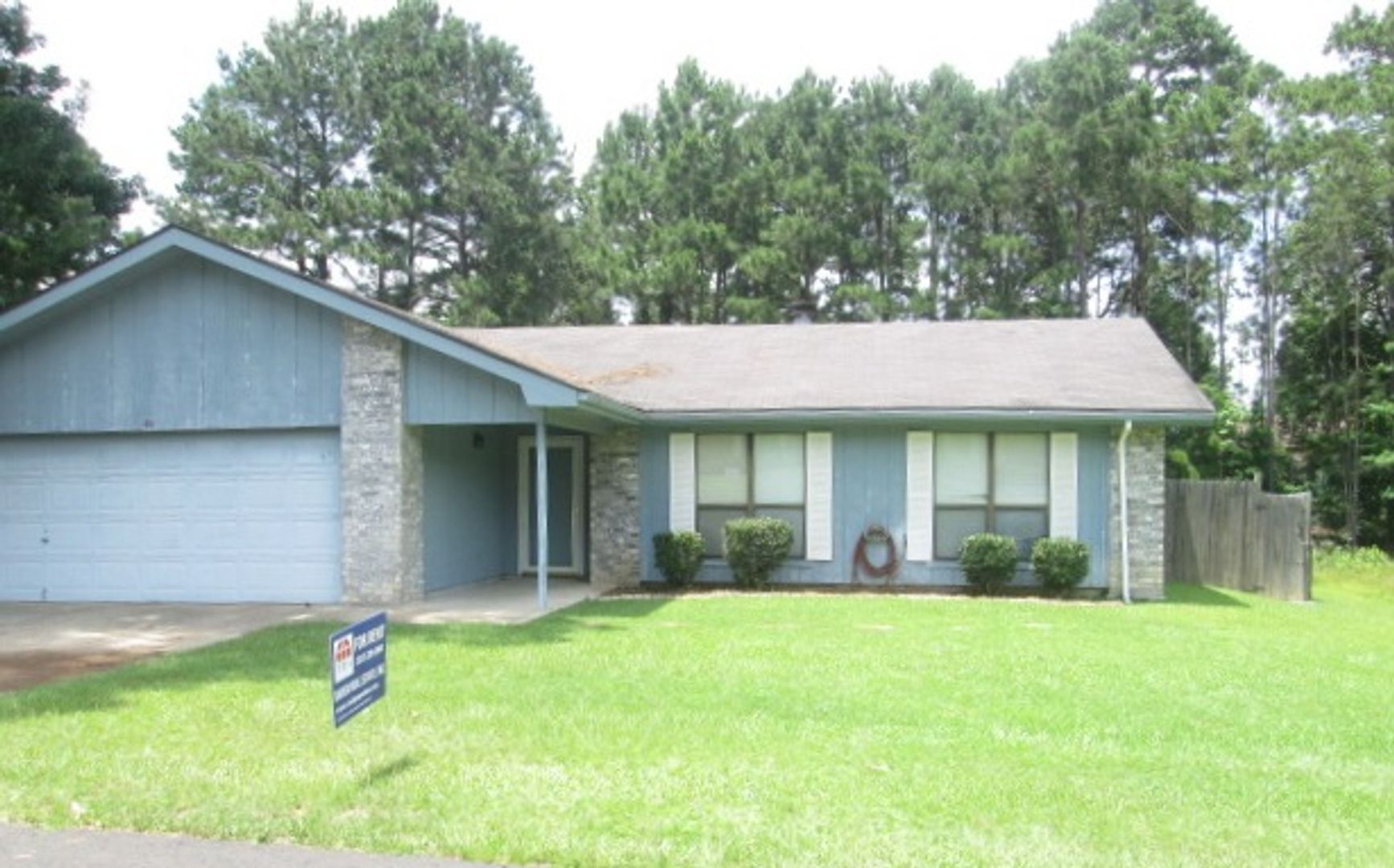 New Llano House: 109 Franklin Street,