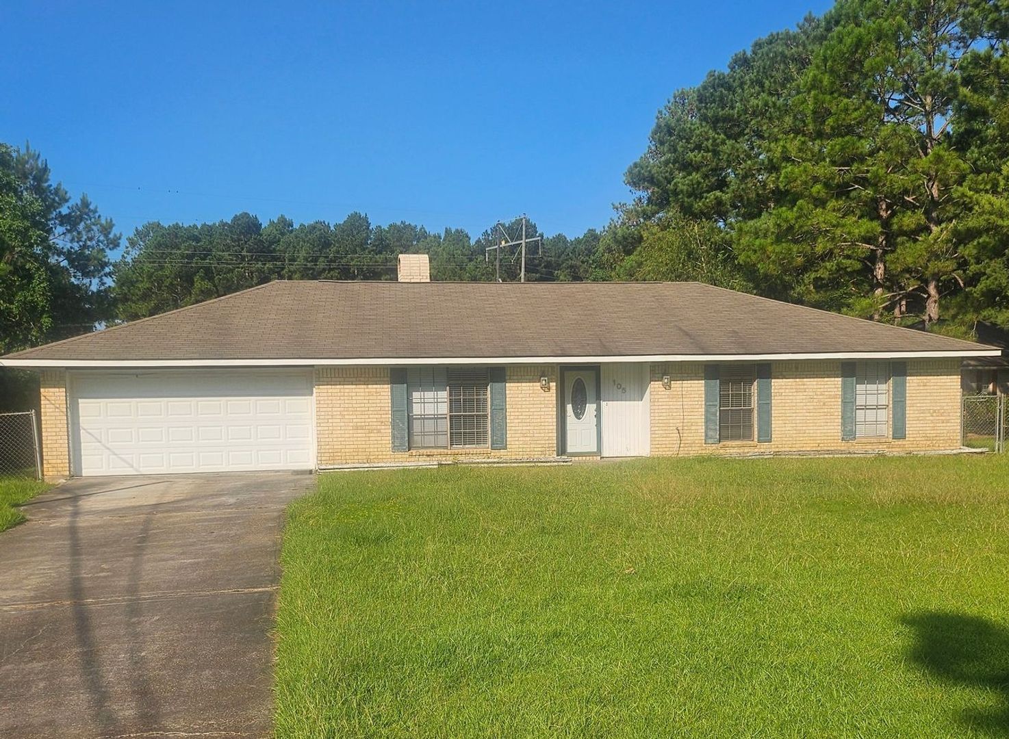 Leesville House: 105 Amelia Drive