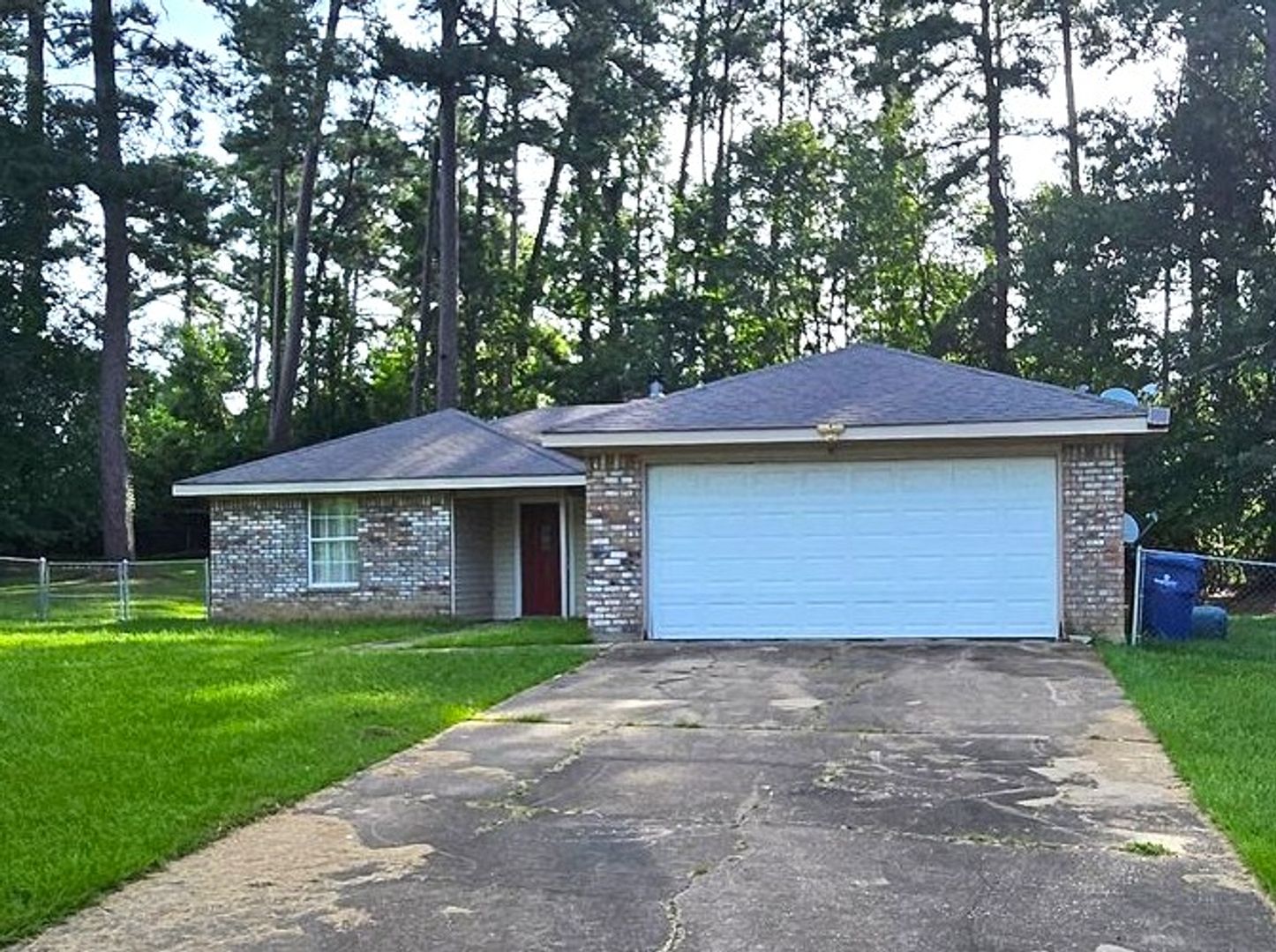 New Llano House: 115 Burnley Drive