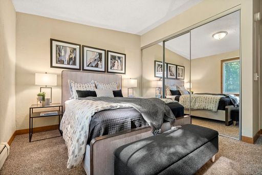 Lake Pointe Apartments
