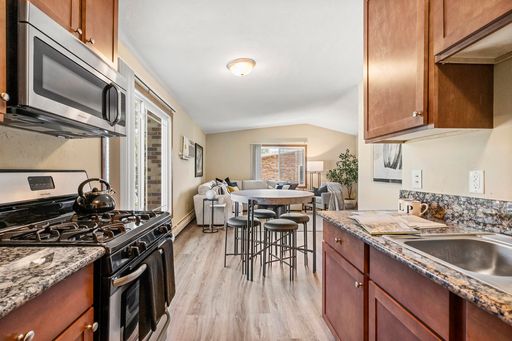 Lake Pointe Apartments – photo 1