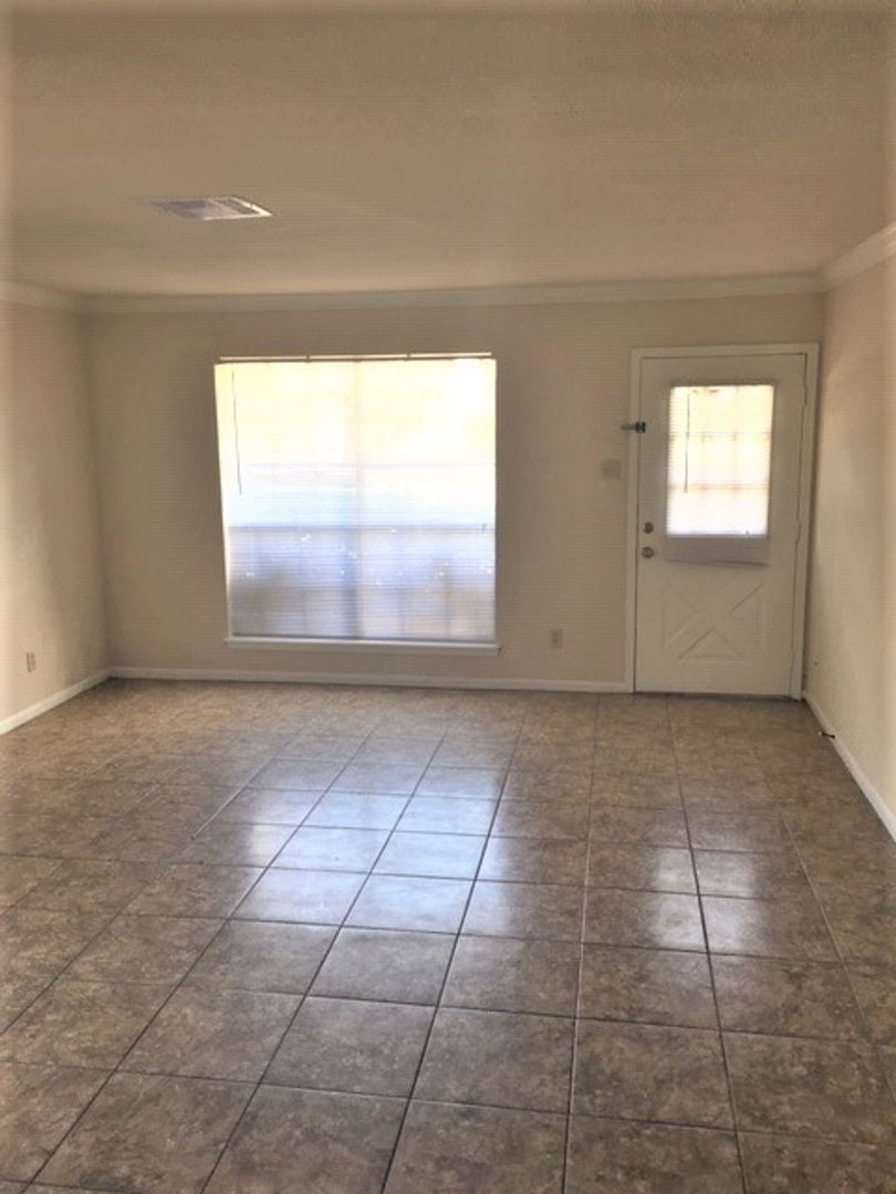 Pasadena Apartment: 1516 E Sam Houston Pkwy S