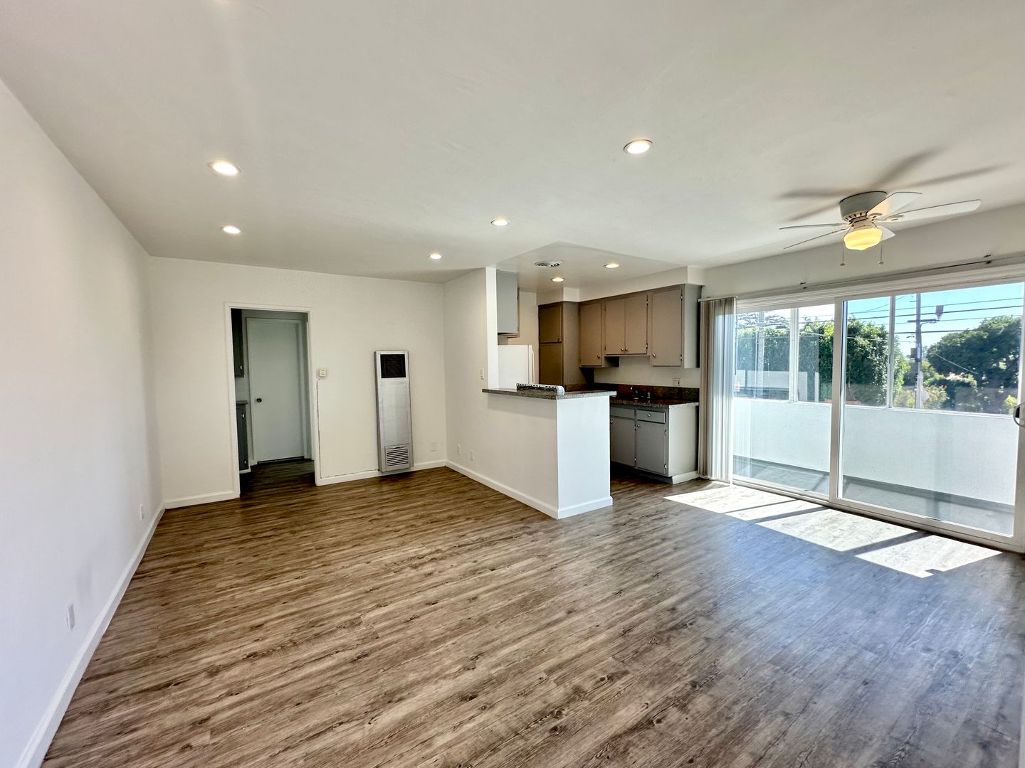 Los Angeles Apartment: 3418 Centinela Ave.