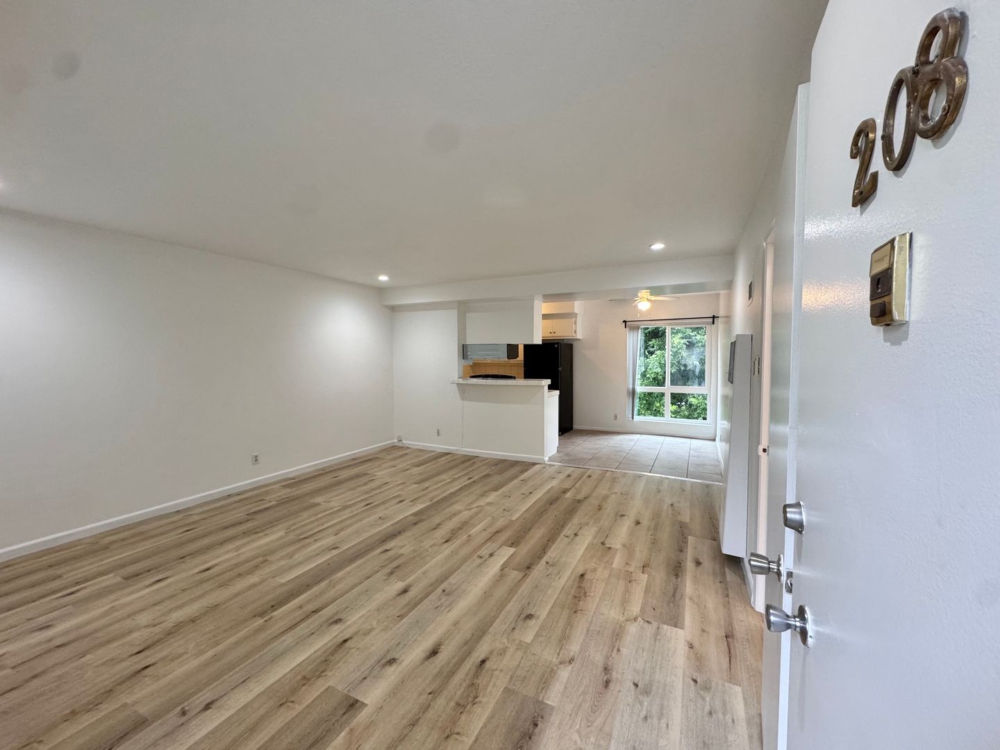 Los Angeles Apartment: 8386 Blackburn Ave.