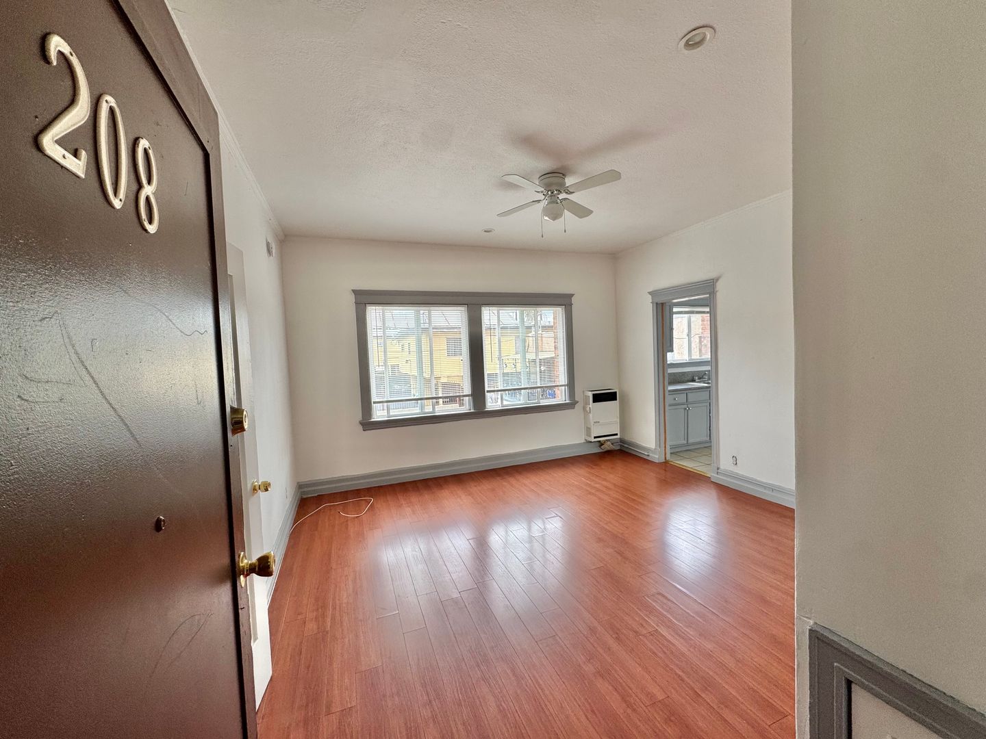 Los Angeles Apartment: 945 S. Beacon Ave.