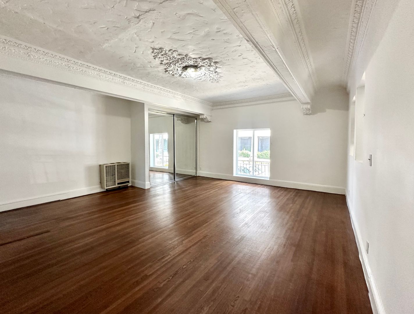 Los Angeles Apartment: 945 S. Beacon Ave.