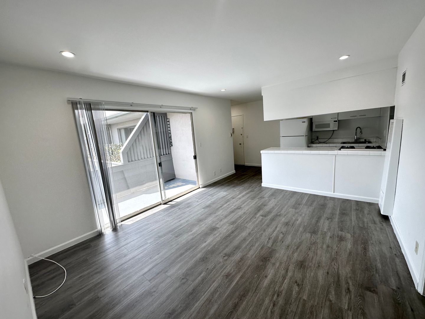 Los Angeles Apartment: 11720 Bellagio Rd.