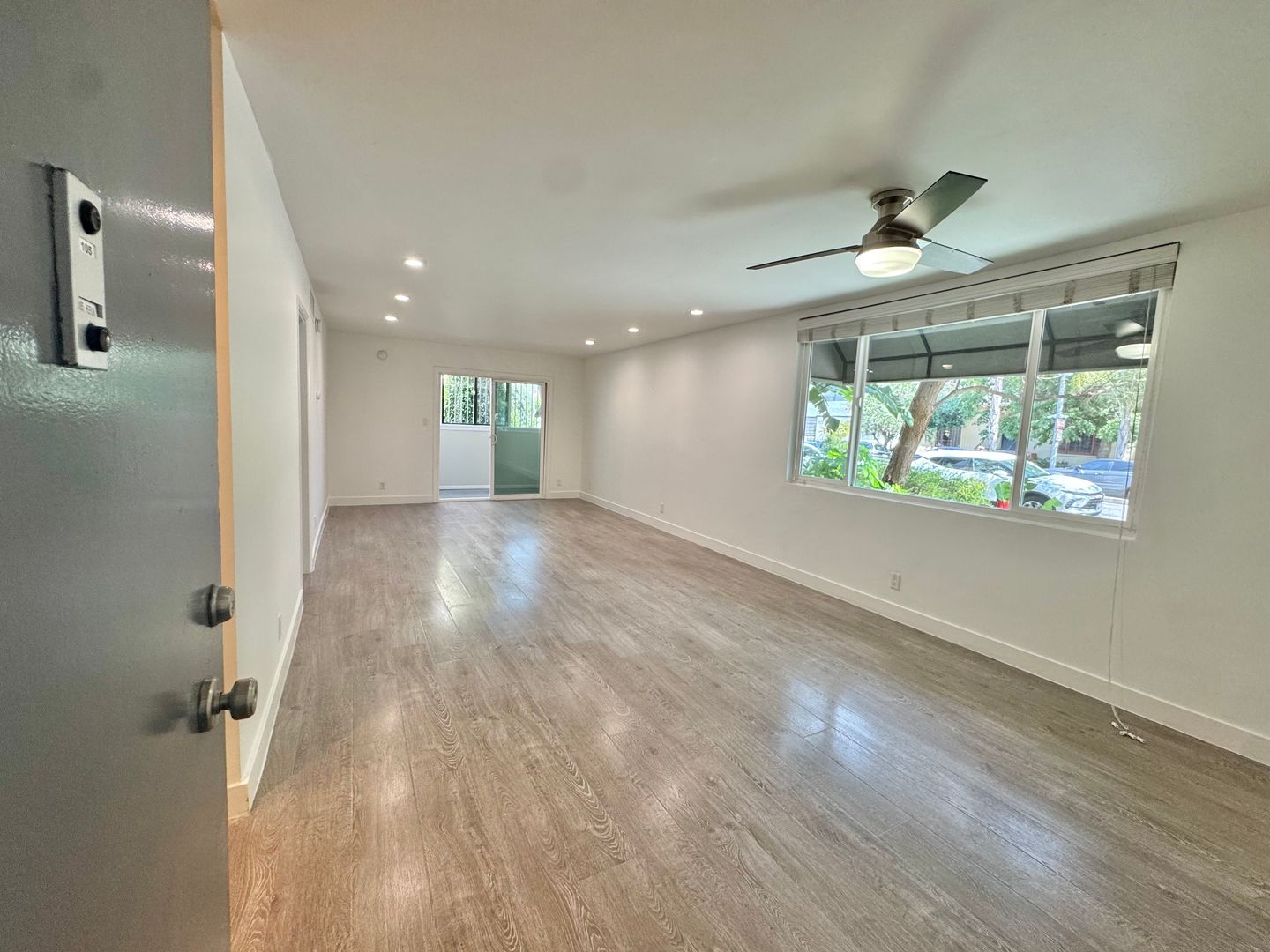 Beverly Hills Apartment: 117 N. Hamilton Dr.