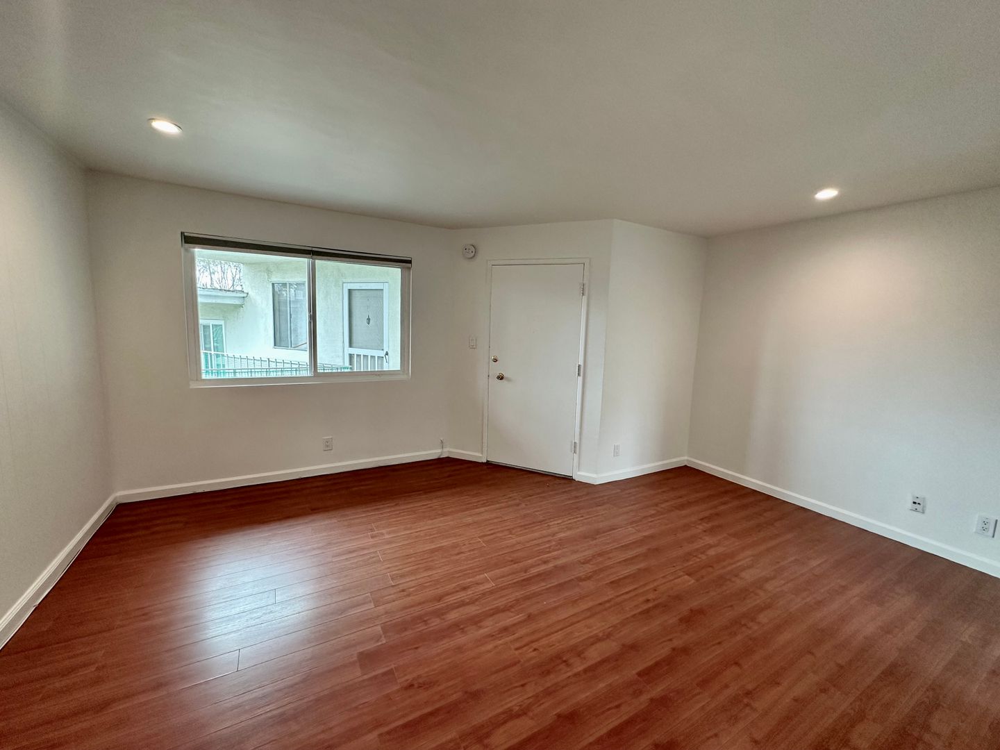 Los Angeles Apartment: 8850 Cattaraugus Ave.