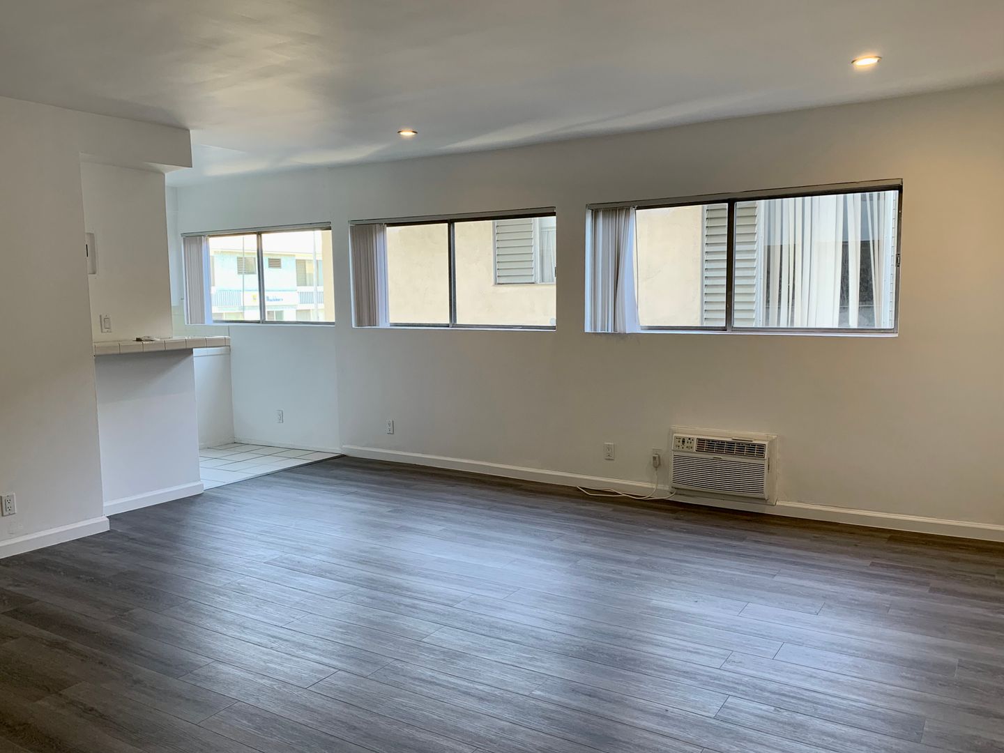 Los Angeles Apartment: 8386 Blackburn Ave.