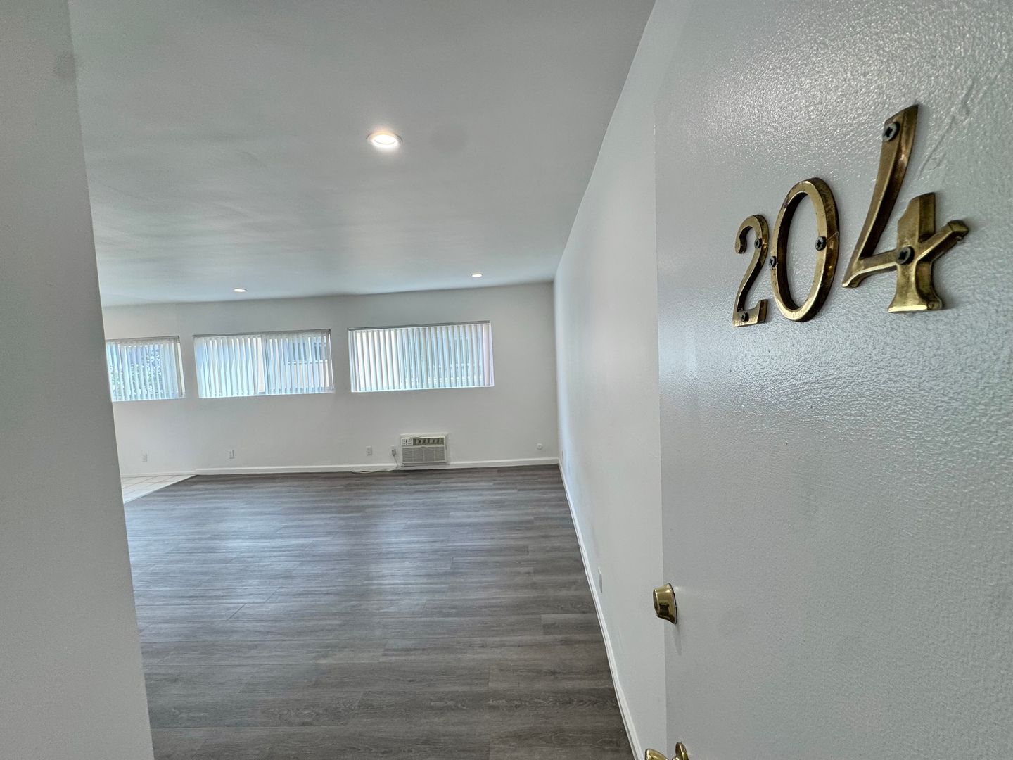 Los Angeles Apartment: 8386 Blackburn Ave.