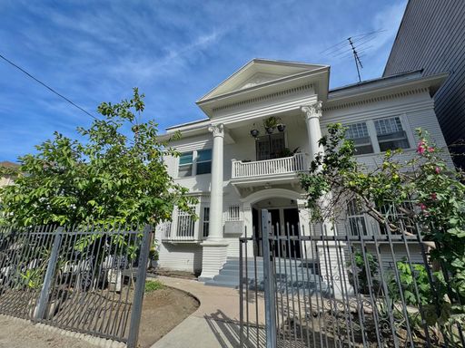 HUGE 3BR DTLA| IN-UNIT WASHER/DRYER | 2 PARKING SPACES | LA Live – photo 1
