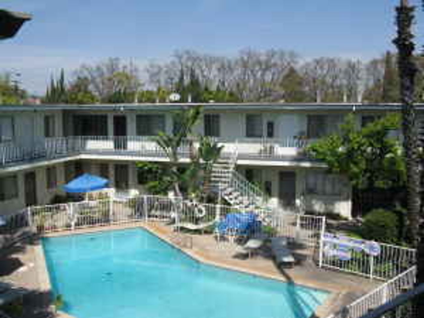 Los Angeles Apartment: 8850 Cattaraugus Ave.