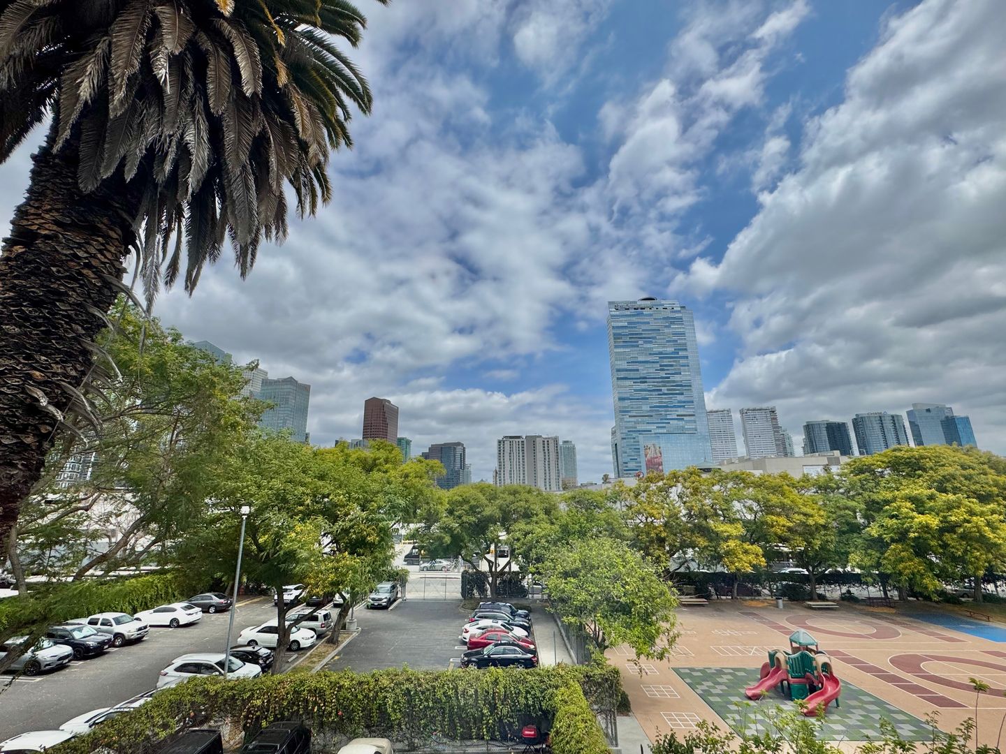 Los Angeles Apartment: 936 Albany Street