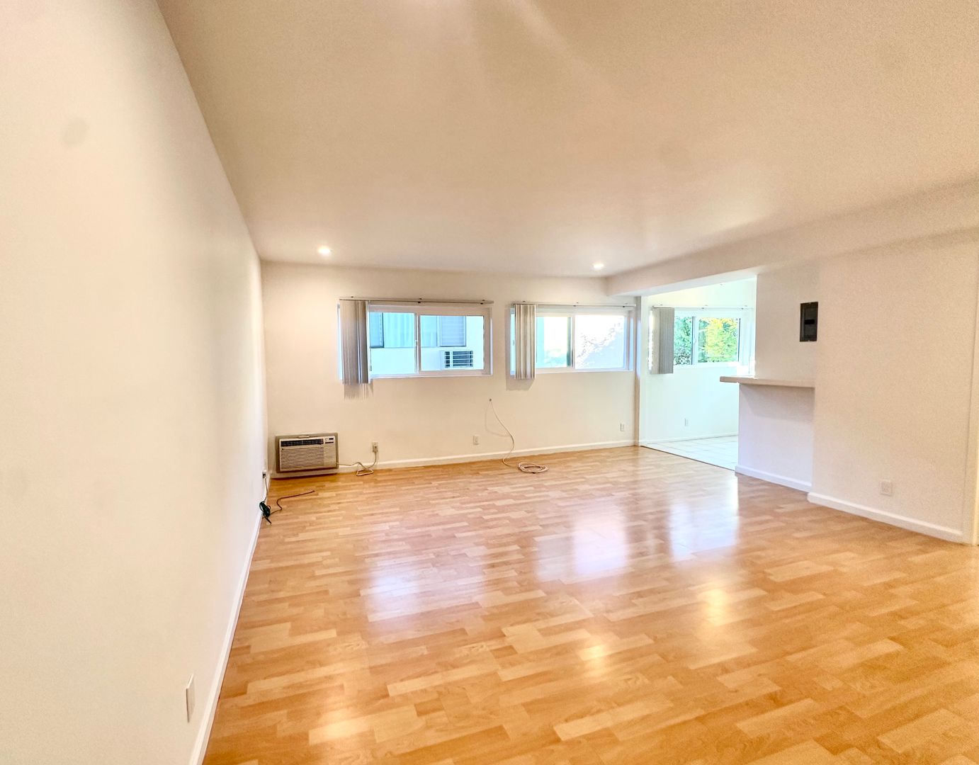 Los Angeles Apartment: 8386 Blackburn Ave.