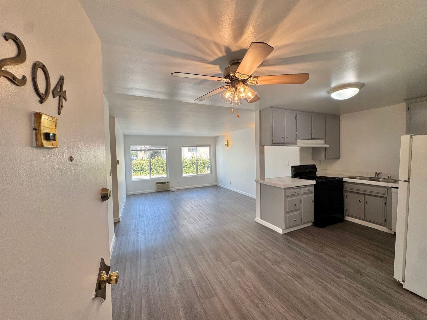 Los Angeles Apartment: 10770 Lawler St.