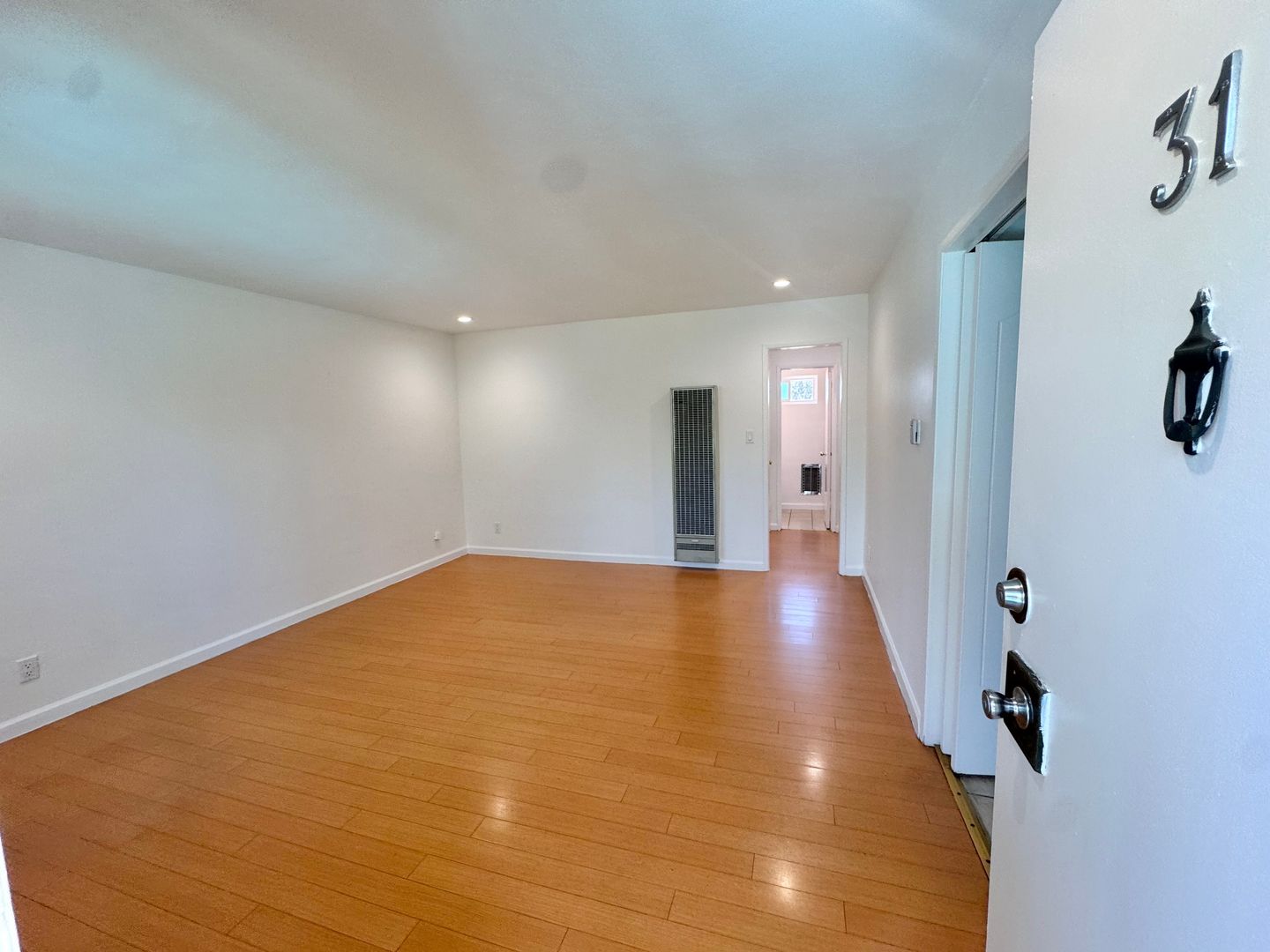 Los Angeles Apartment: 8850 Cattaraugus Ave.