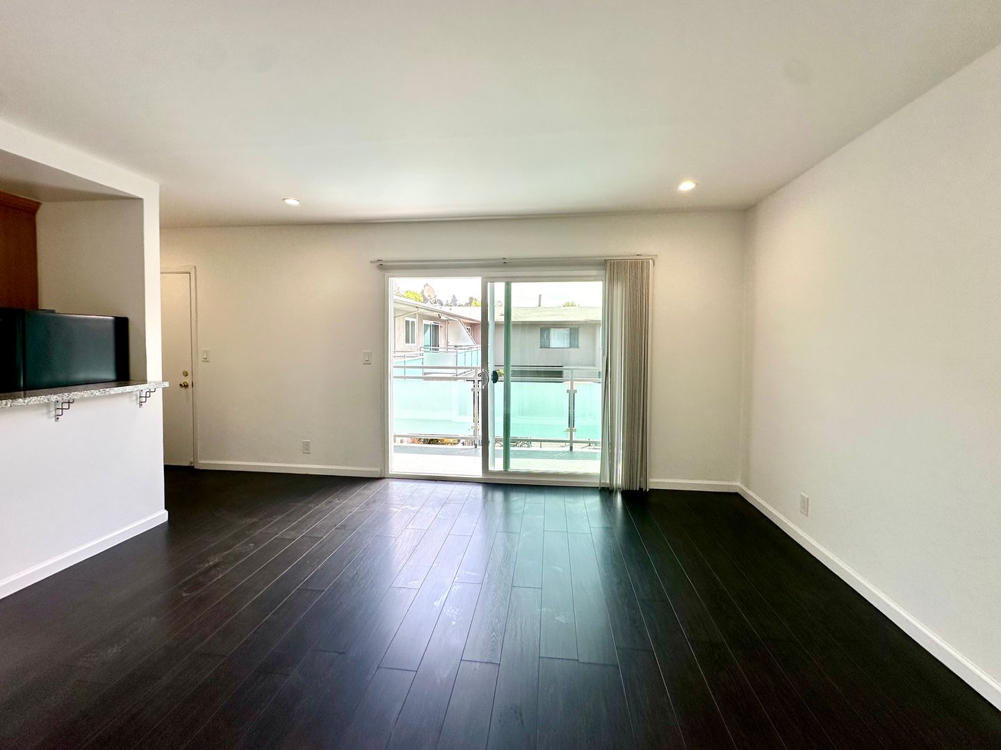 Los Angeles Apartment: 11720 Bellagio Rd.