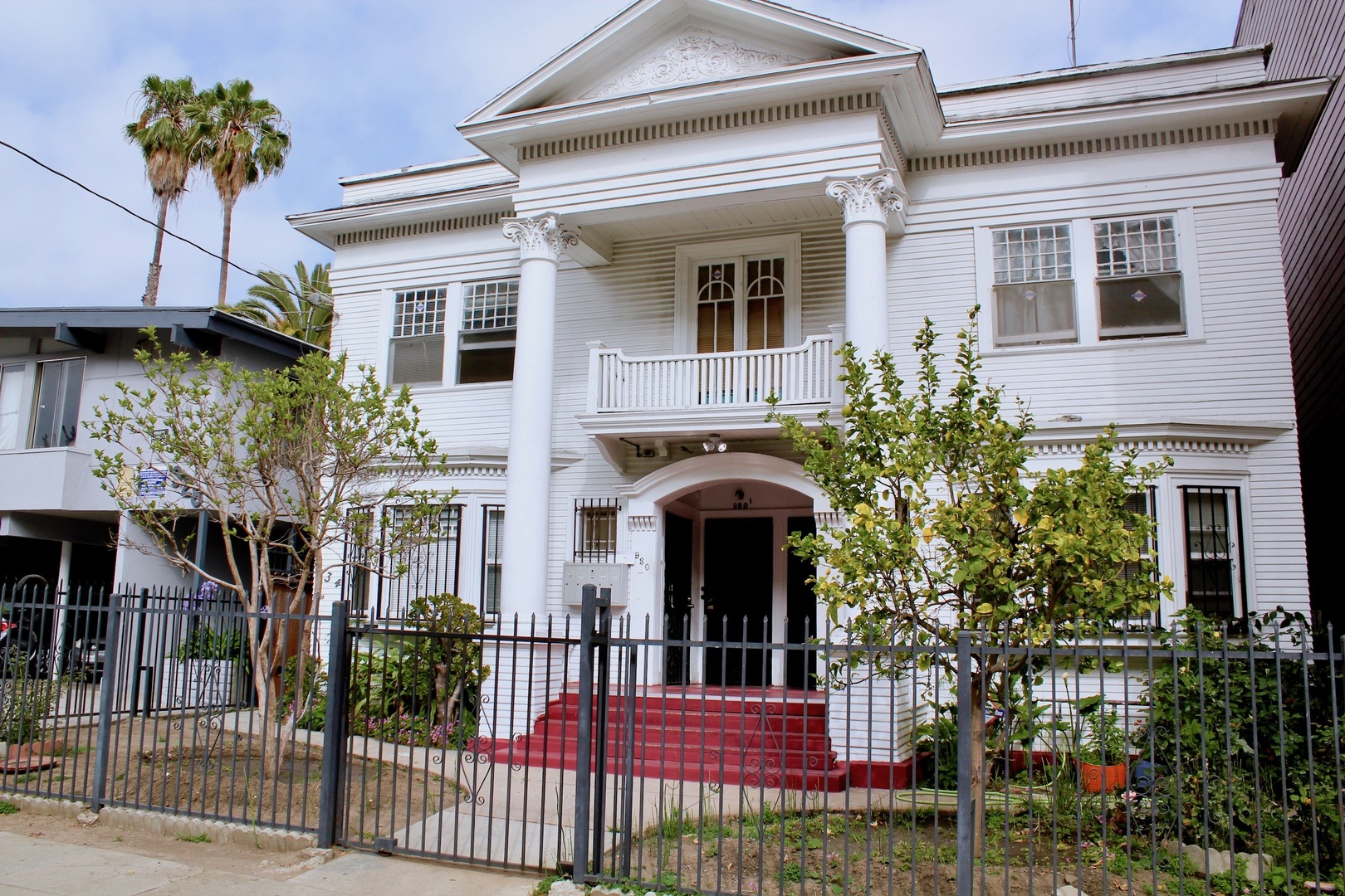 Los Angeles Apartment: 930 Albany St.