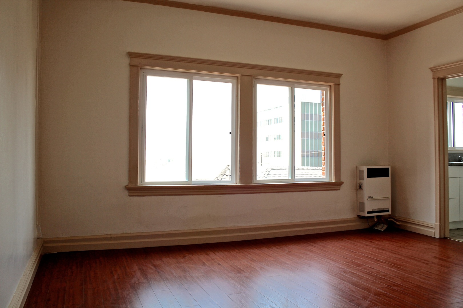 Los Angeles Apartment: 945 S. Beacon Ave.