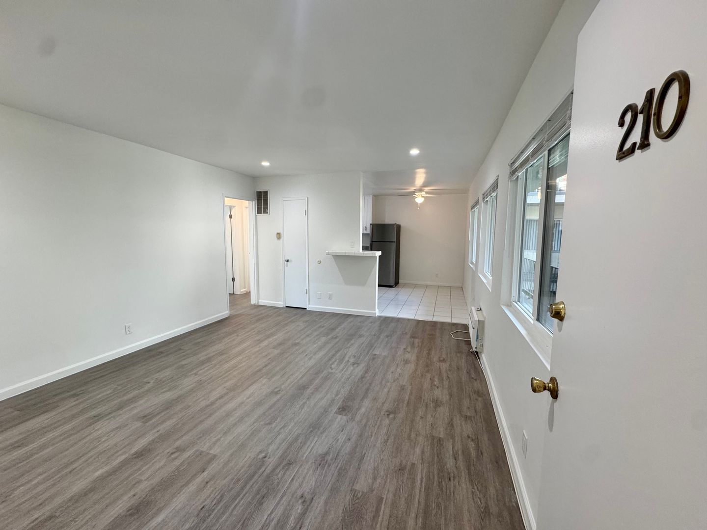 Los Angeles Apartment: 8386 Blackburn Ave.