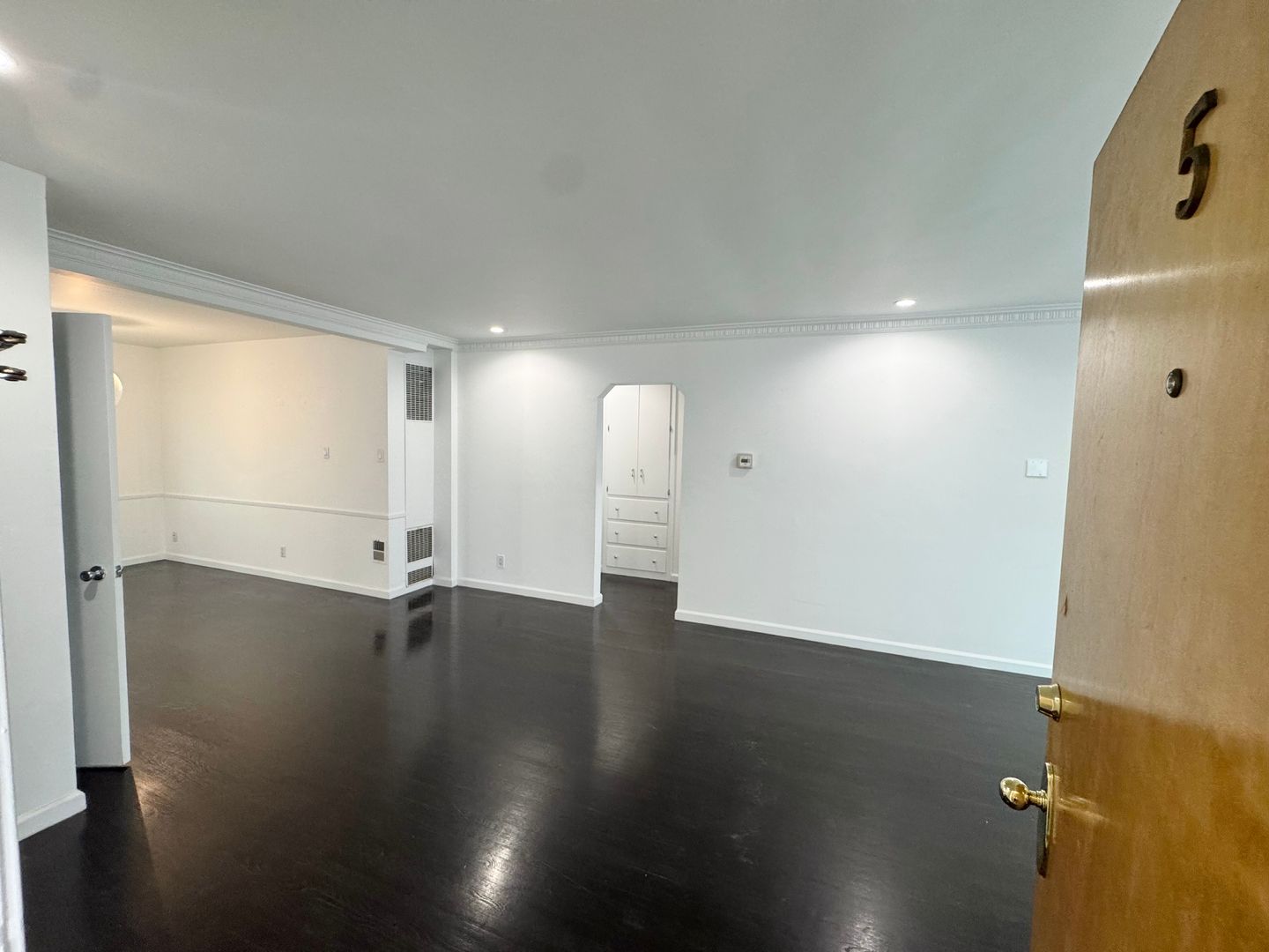 Los Angeles Apartment: 307 S. Clark Drive