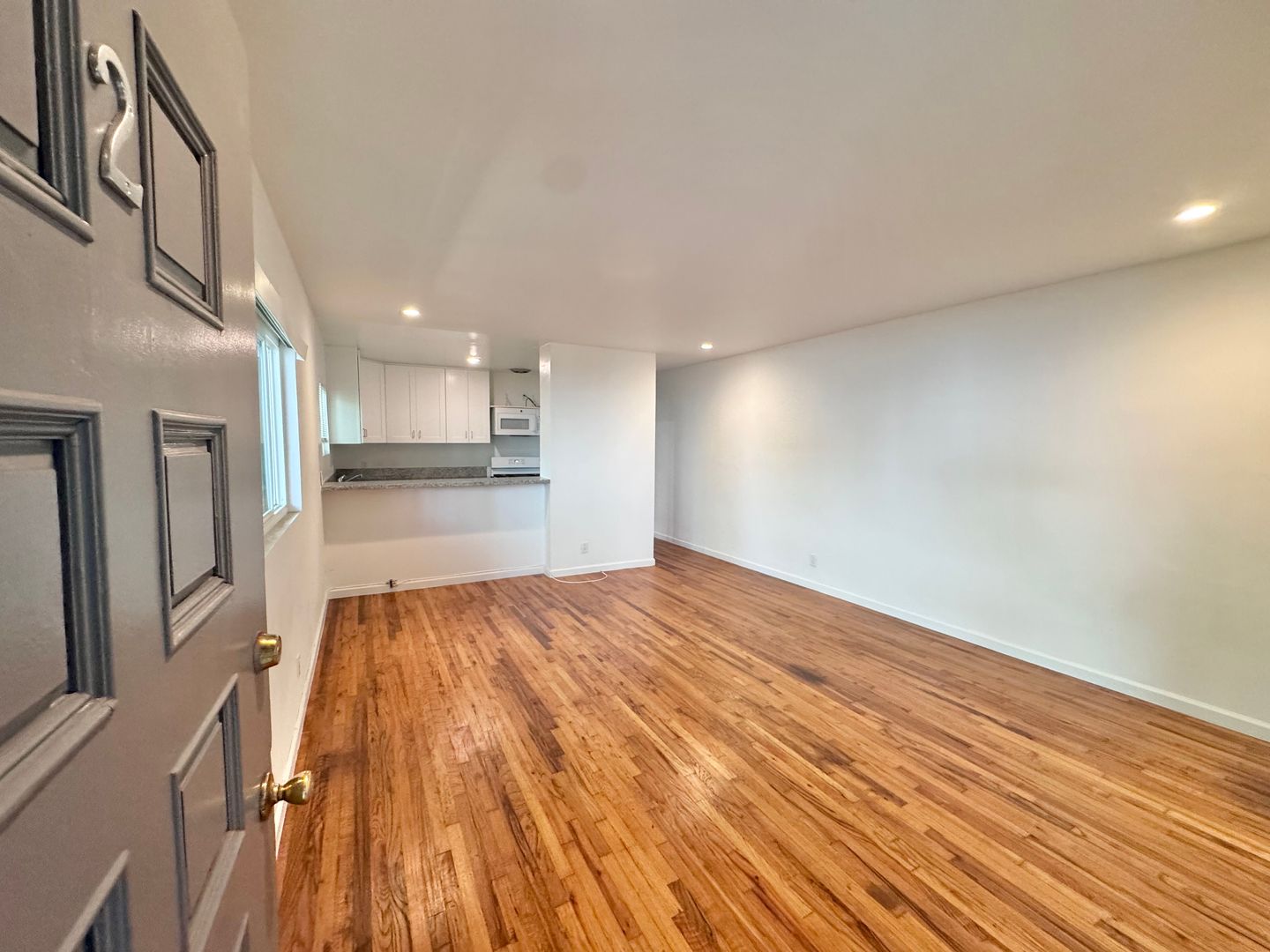 Los Angeles Apartment: 3771 Vinton Ave.