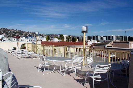 Los Angeles Apartment: 8915 Burton Way