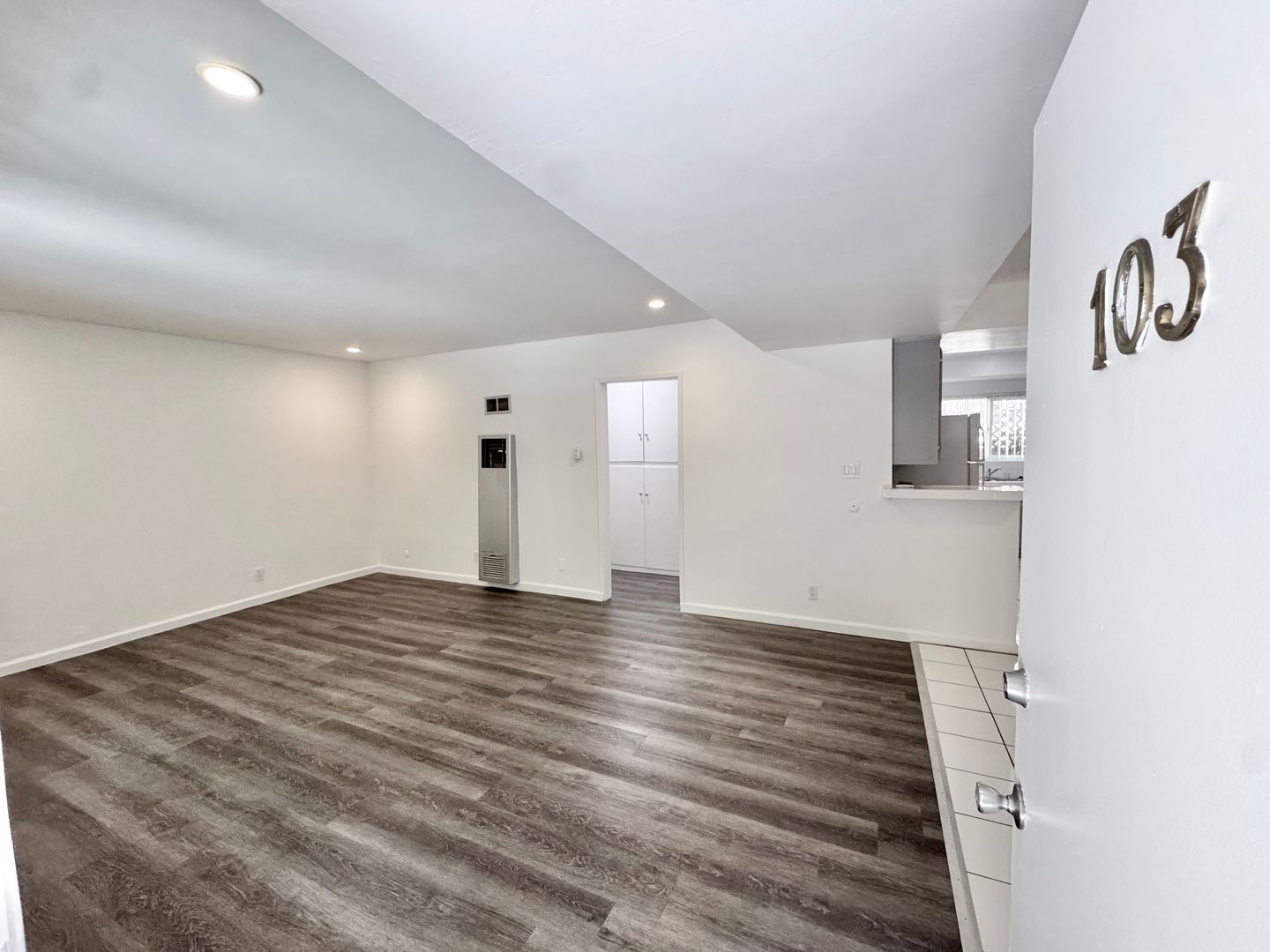 Los Angeles Apartment: 8386 Blackburn Ave.