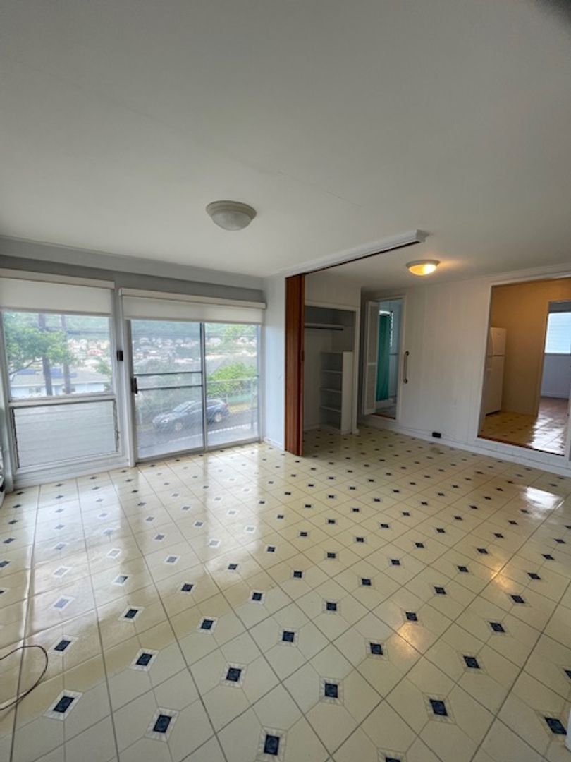 Honolulu Apartment: 1911 10th Avenue