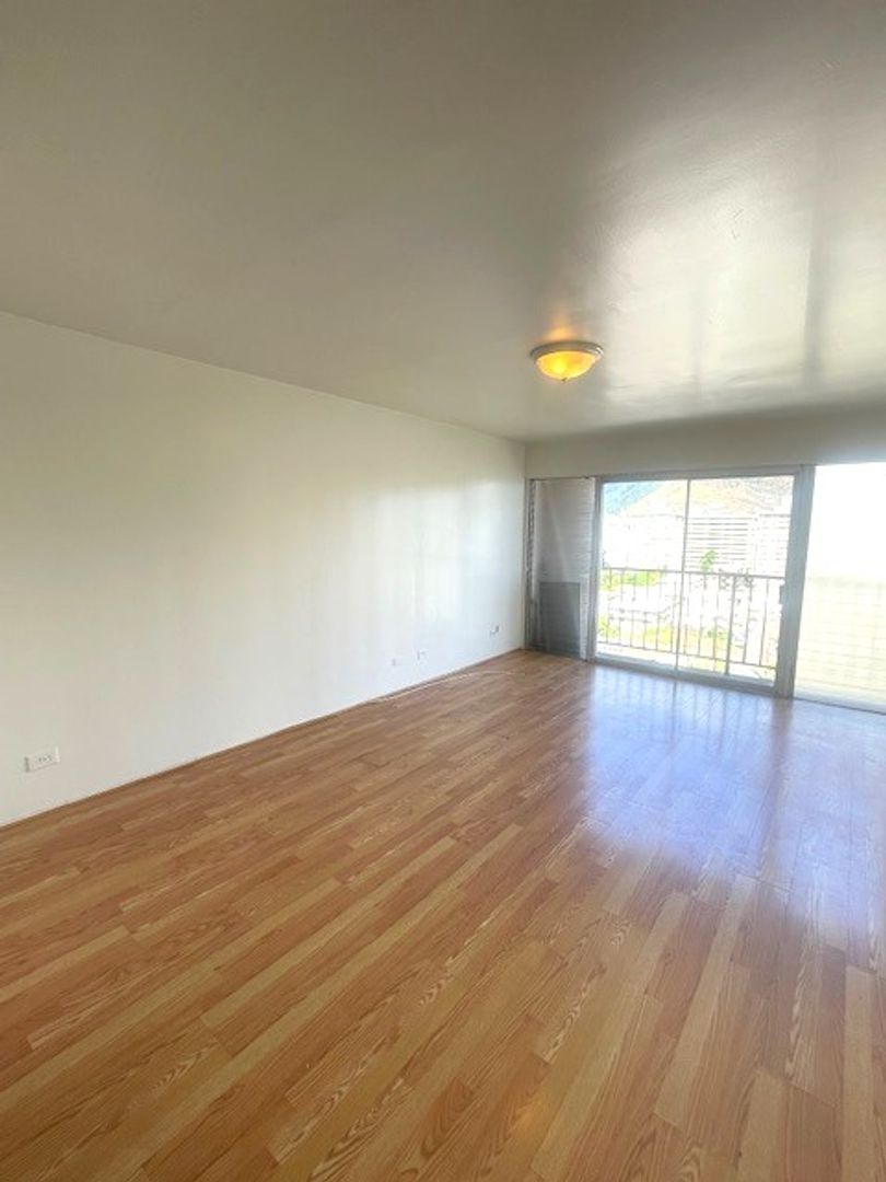 Honolulu Condo: 2440 Date Street