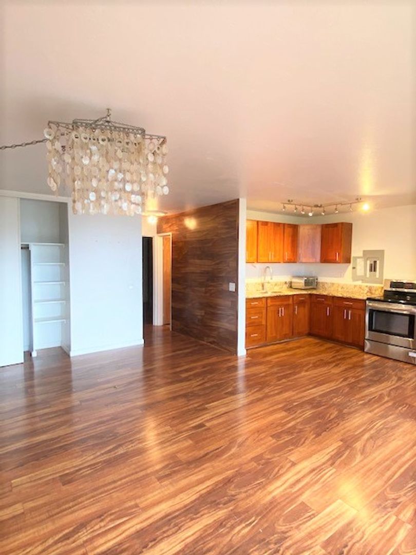 Waianae Townhome: Makaha Valley Plantation