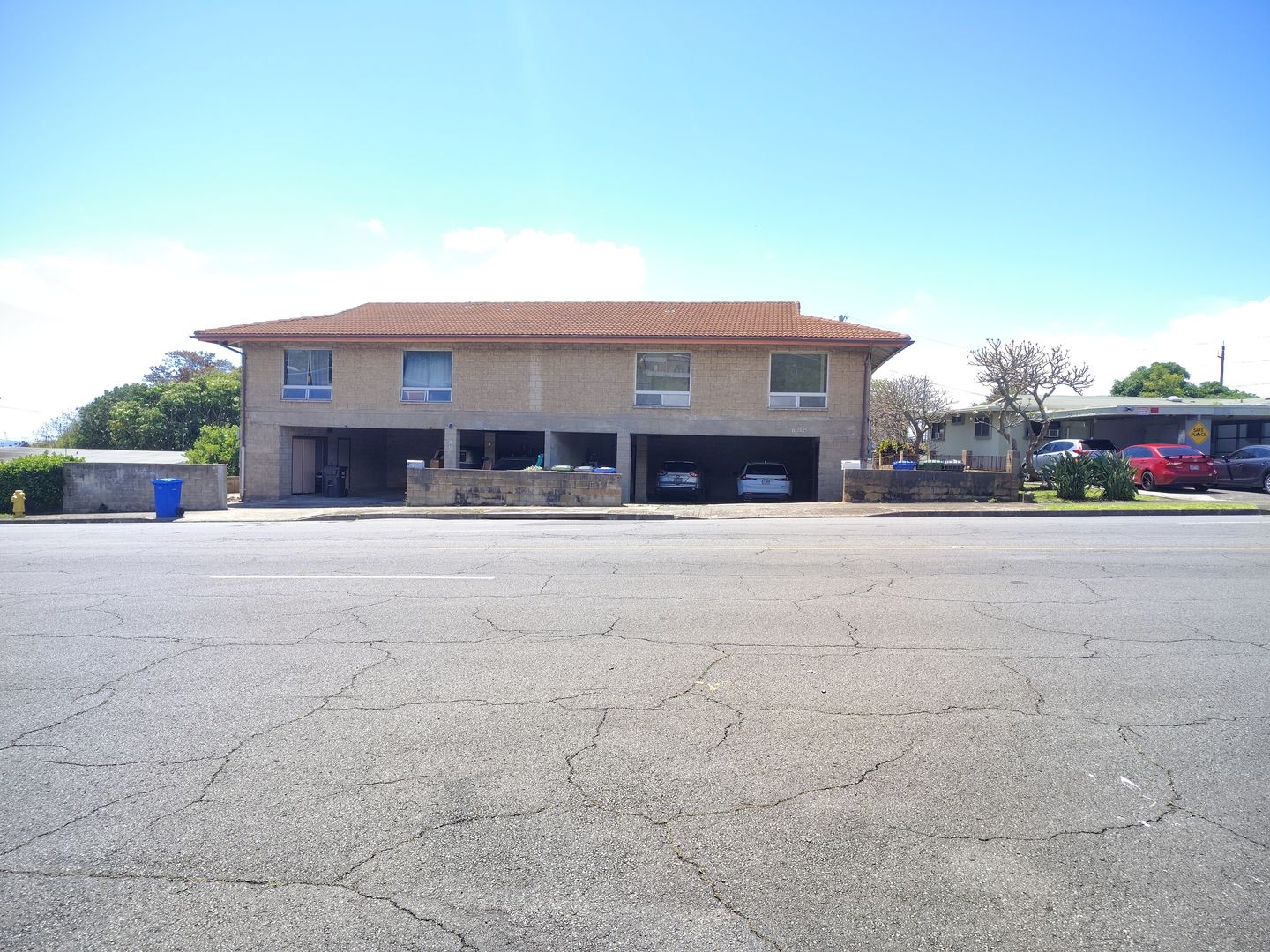 Honolulu Apartment: 1820 Makuahine Street