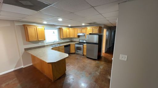 3-Bedroom 2 Bath Apartment in Gray
