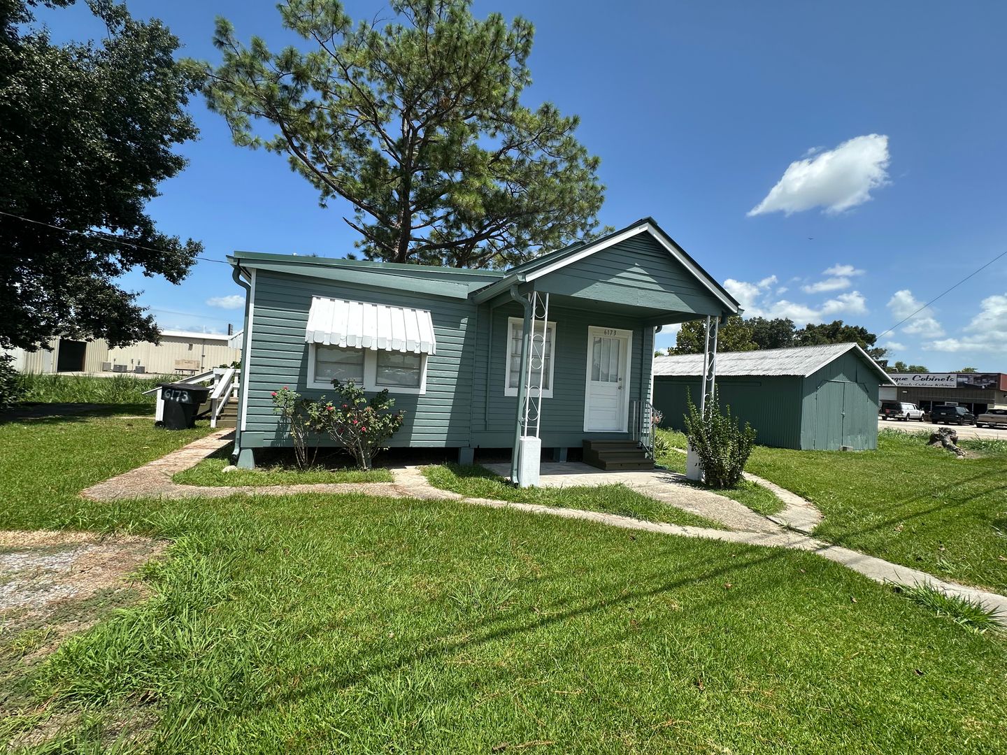 Houma House: 6173 W. Main St.
