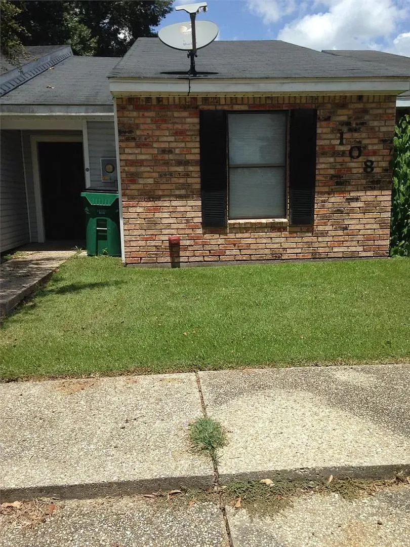 Thibodaux House: 108 Wolfe Street