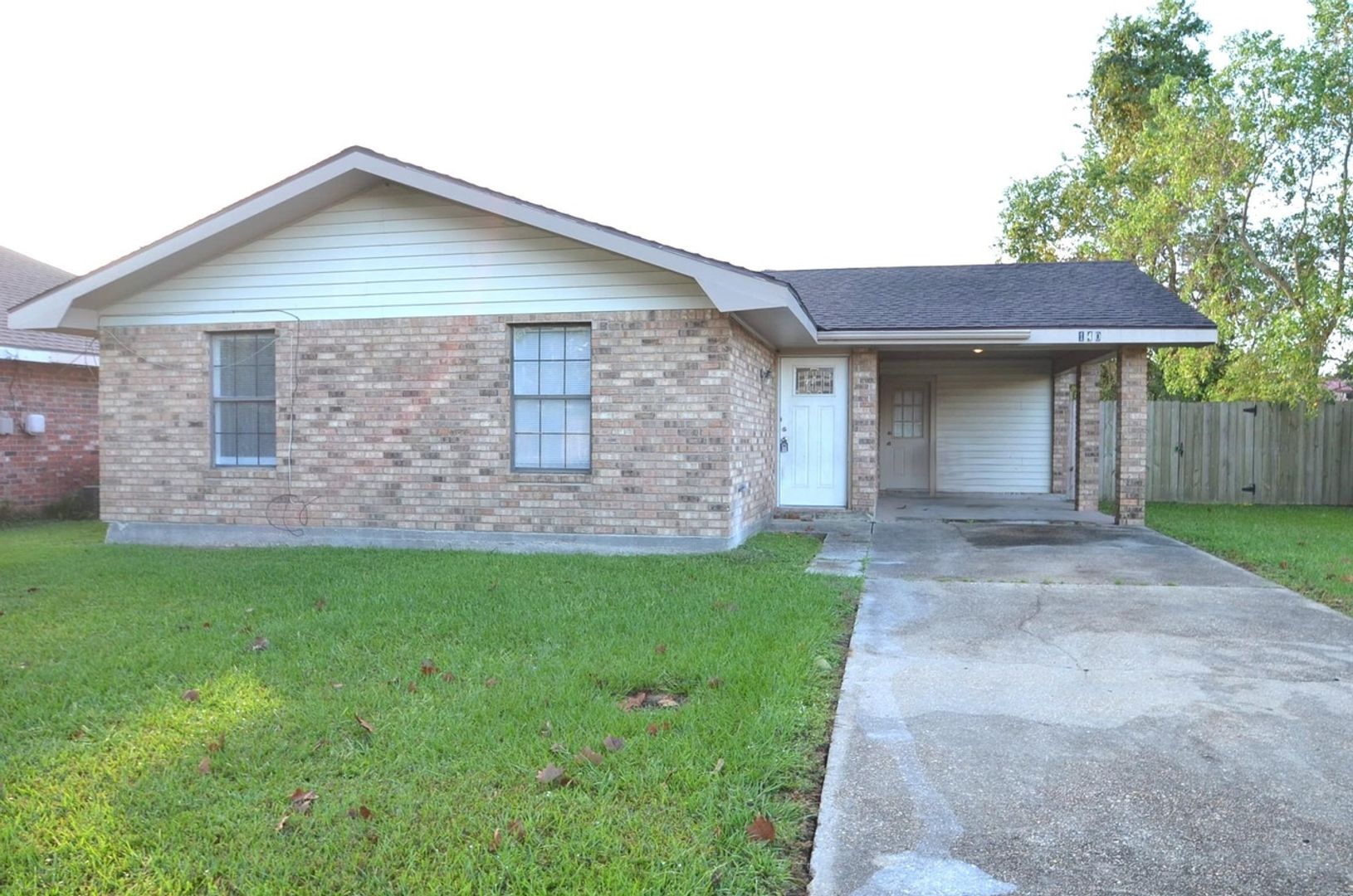 Gray House: 140 Marietta Pl