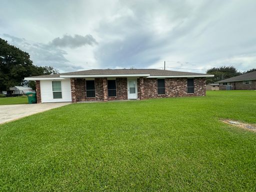 Spacious, Country Living 4 Bedroom, 2 Bath in Larose – photo 1