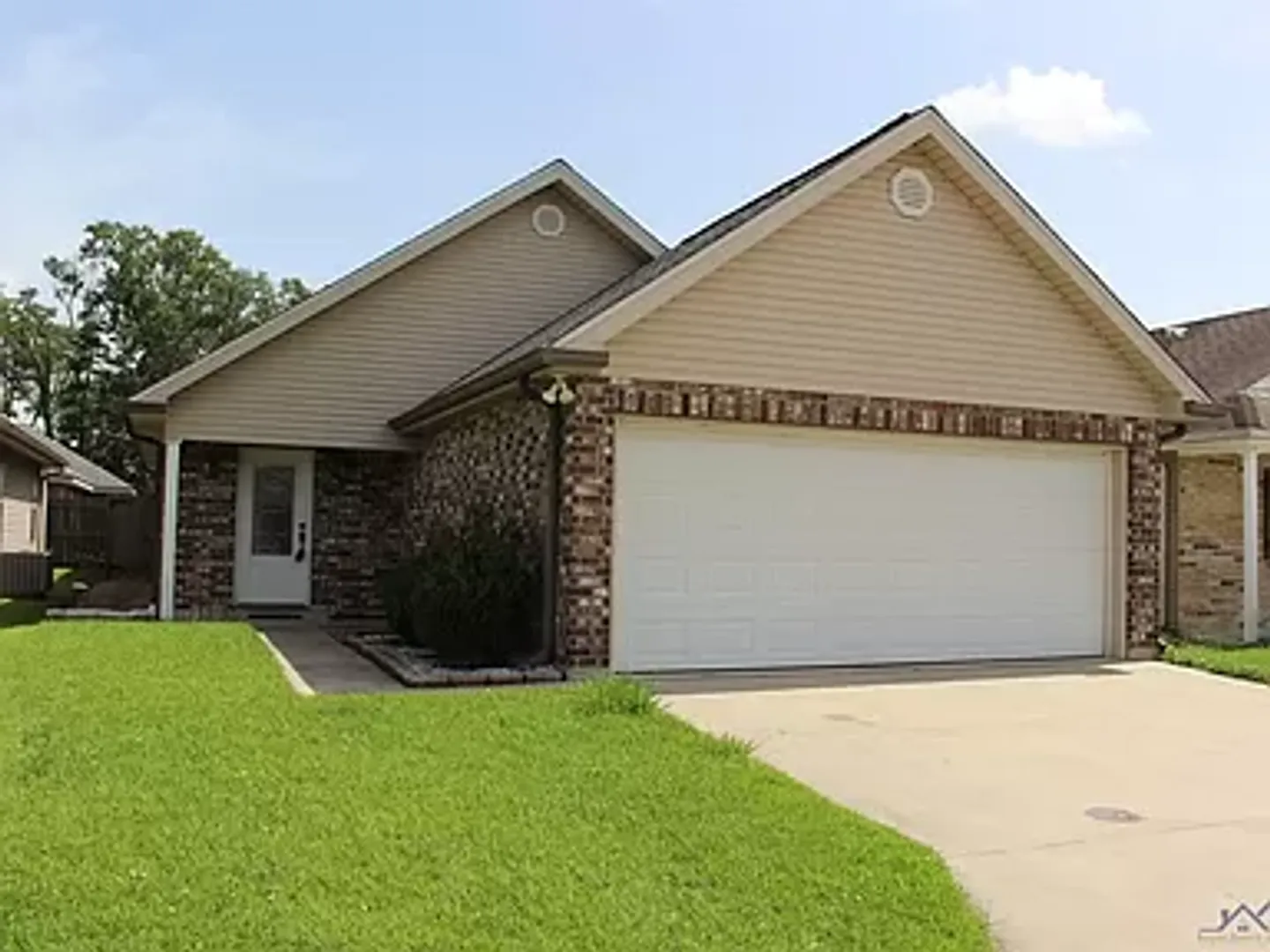 Thibodaux House: 165 Jolie Oaks Boulevard