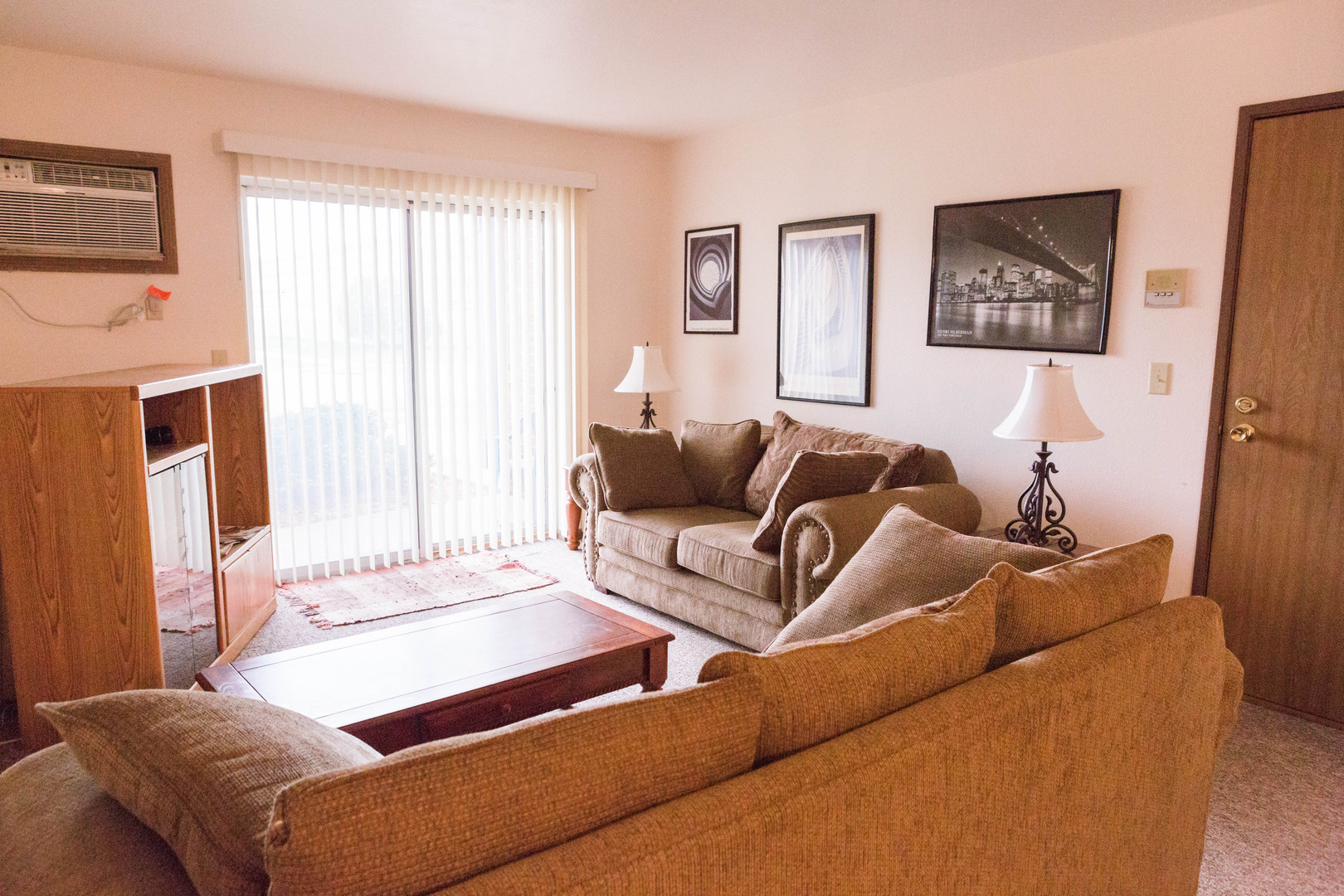 Janesville Apartment: Barberry Dr