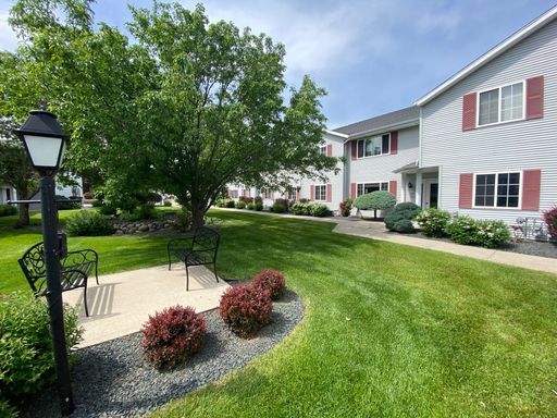 Spacious 2 Bedroom 2 Bath, with Garage!