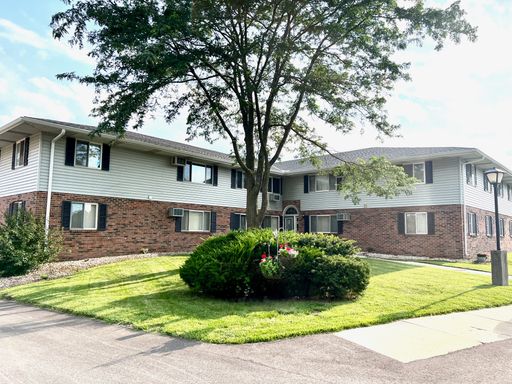 Over-sized 1 Bedroom 1 Bath with new flooring!