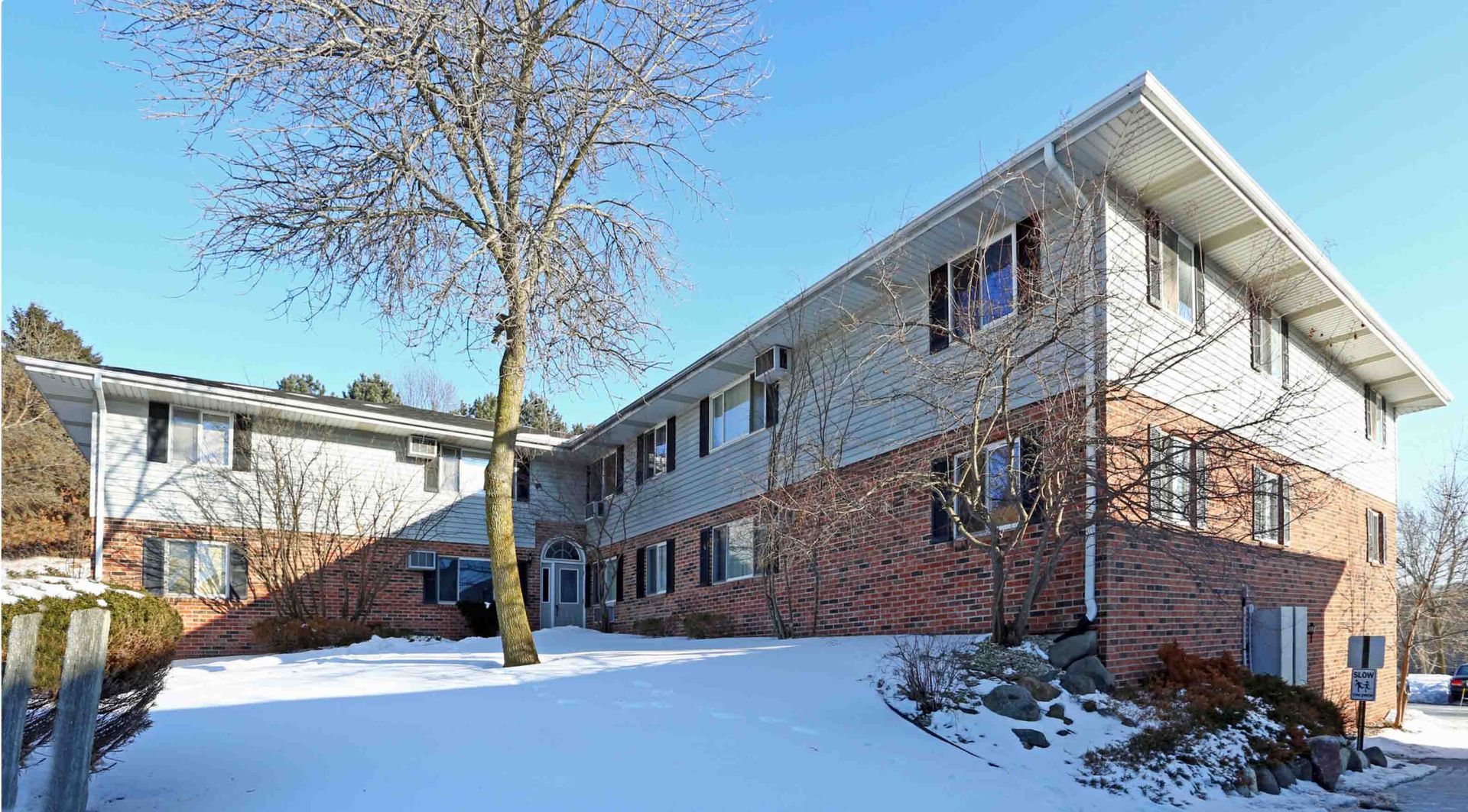 Hartford Apartment: 1561, 1565 Honeysuckle Road