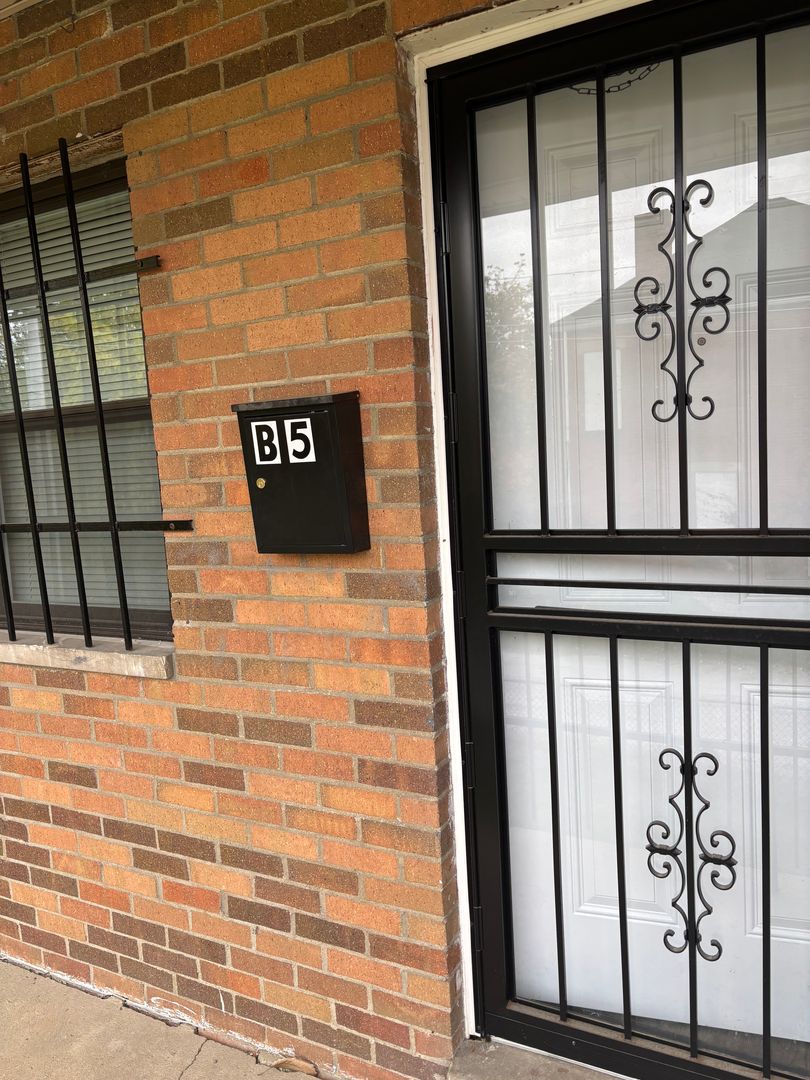 Columbus Apartment: 879 E Mound St