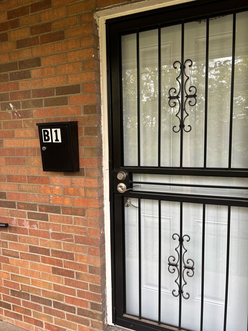 Columbus Apartment: 879 E Mound St