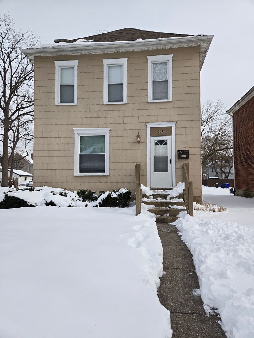 Columbus House: 618 Carpenter St.