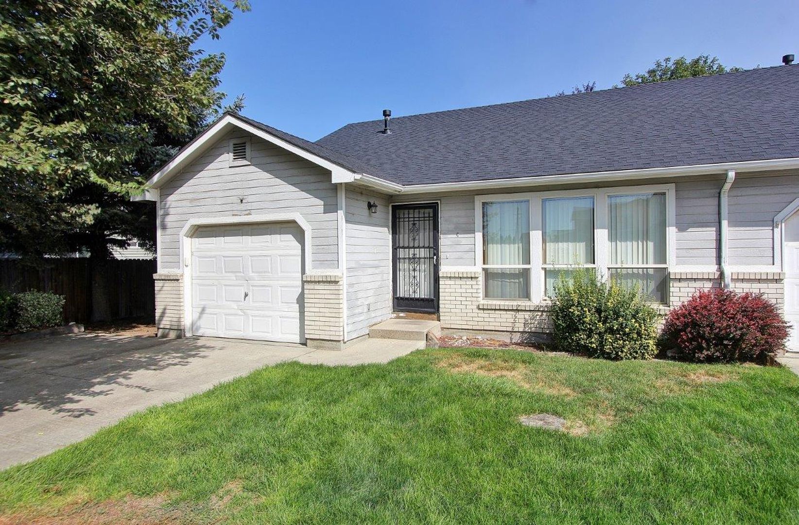 Caldwell Apartment: 2523 Spruce St - Unit C