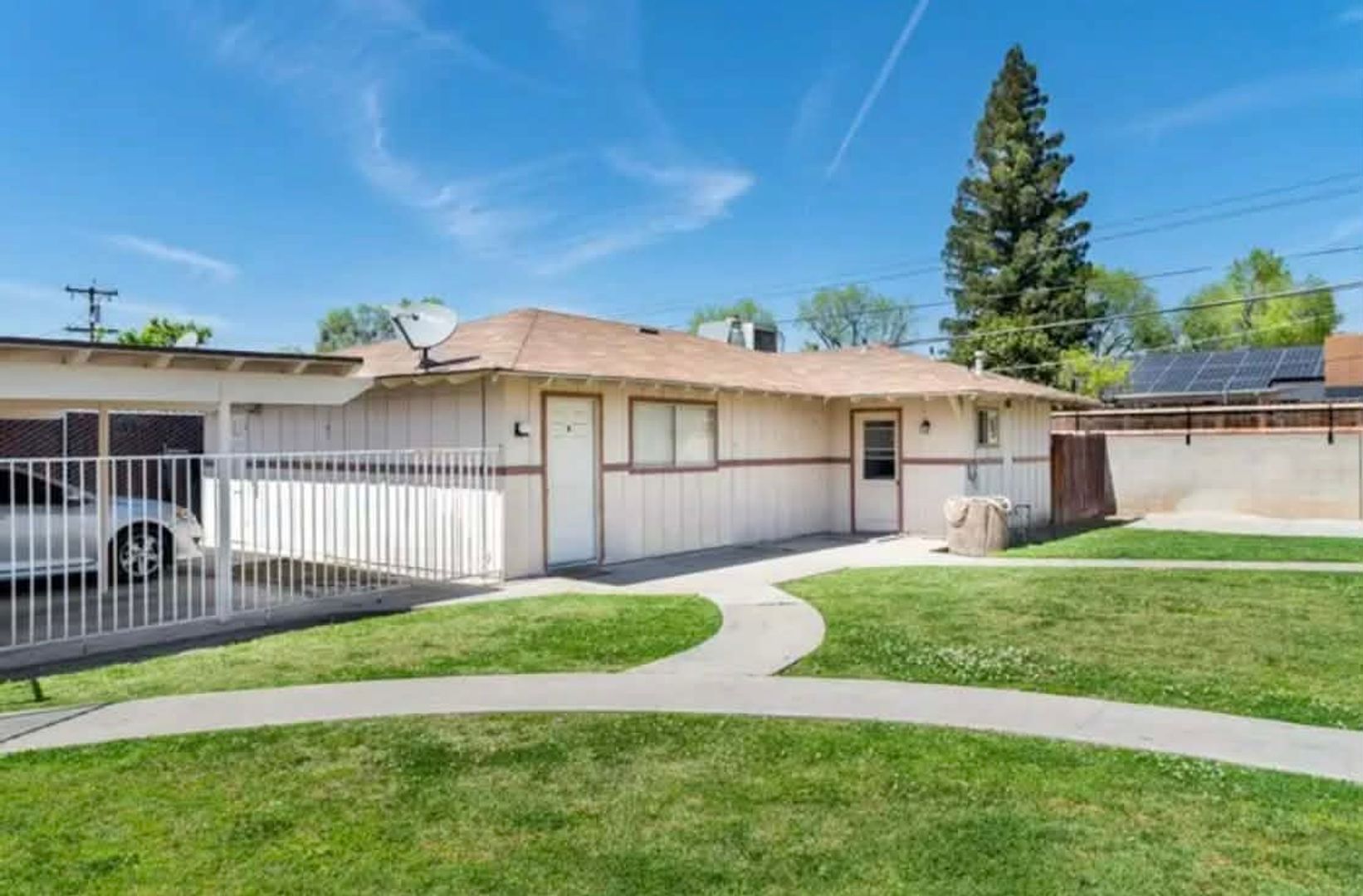 Fresno Apartment: 1503-1505 E Ashlan Ave